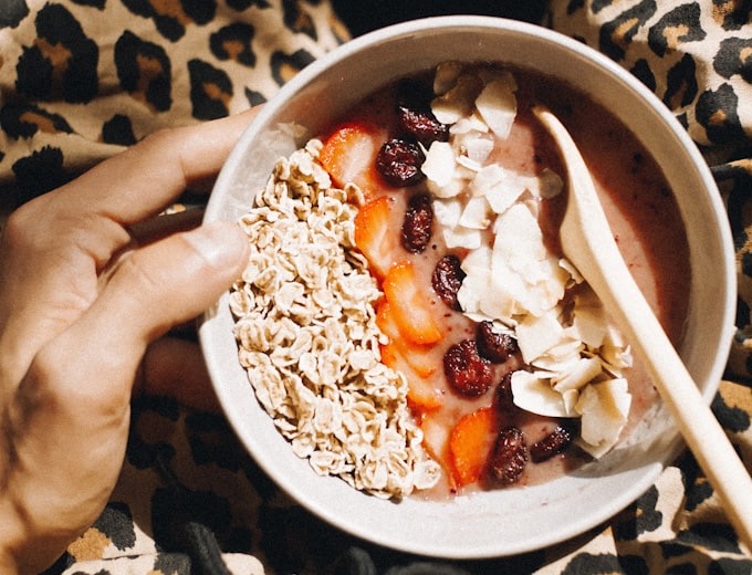 Haferflocken in einer Schale