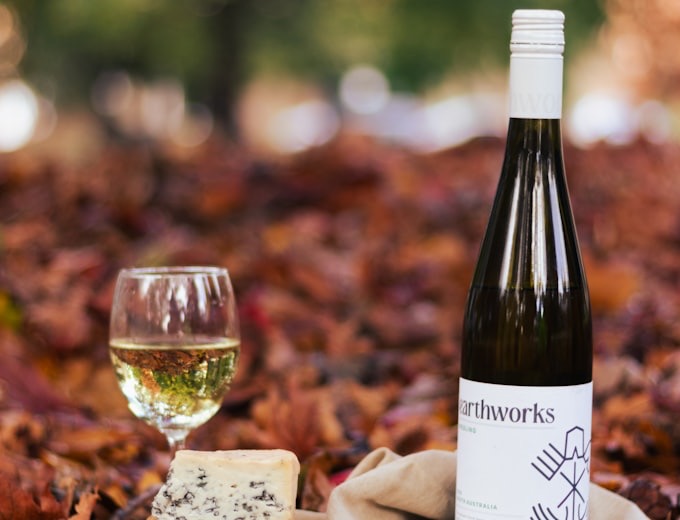 Gereifter Käse und Rotwein